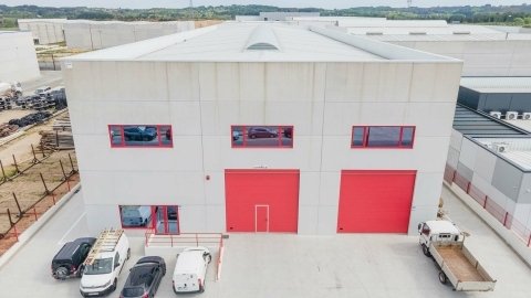 Nave para centro logístico de empresa de comunicaciones