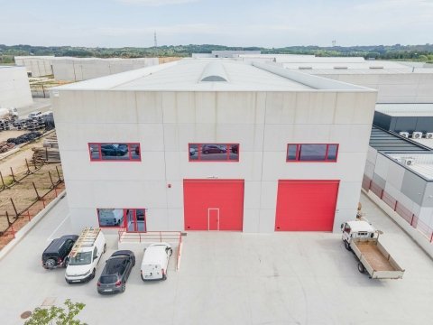 Nave para centro logístico de empresa de comunicaciones